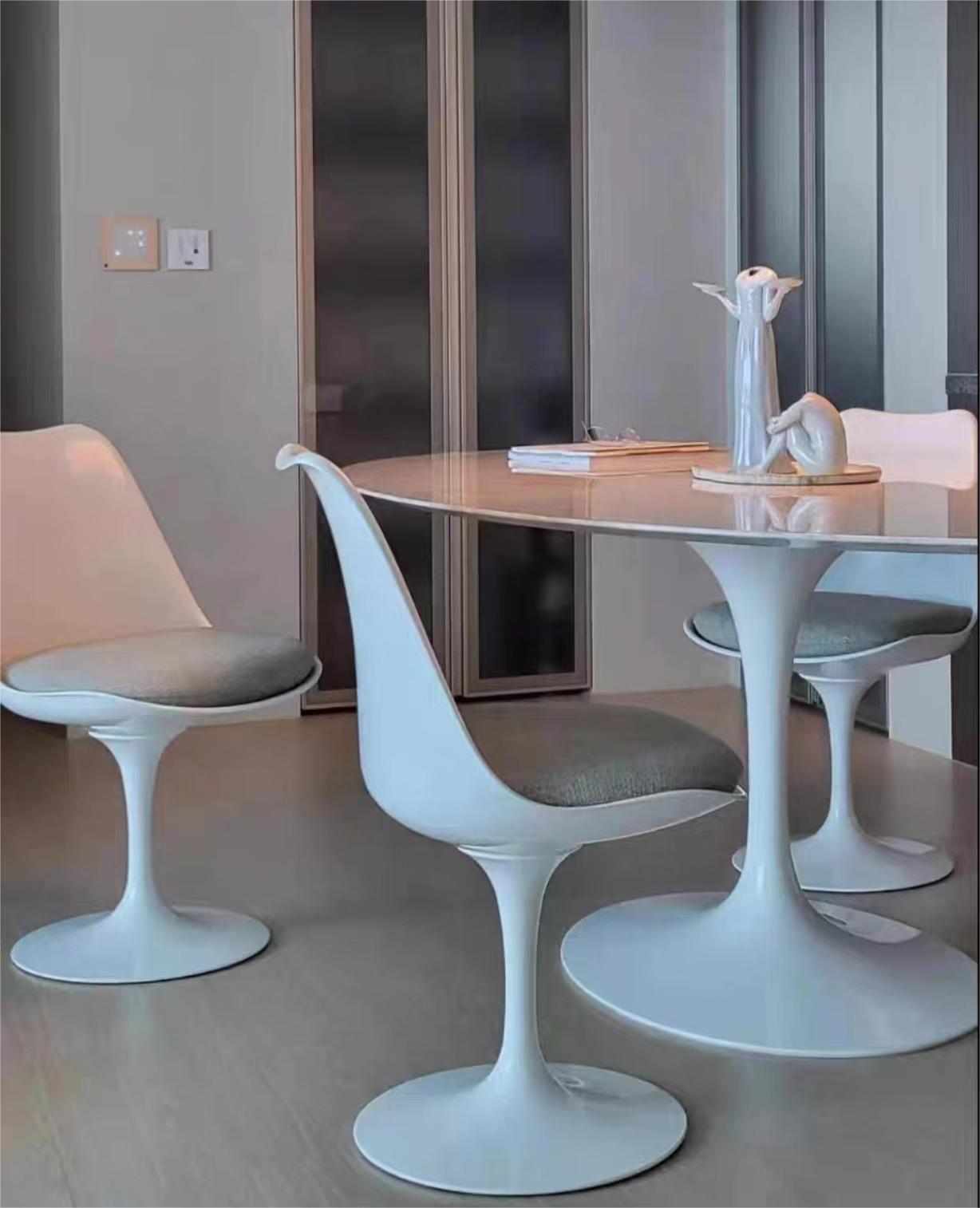 Novara | Dining Table