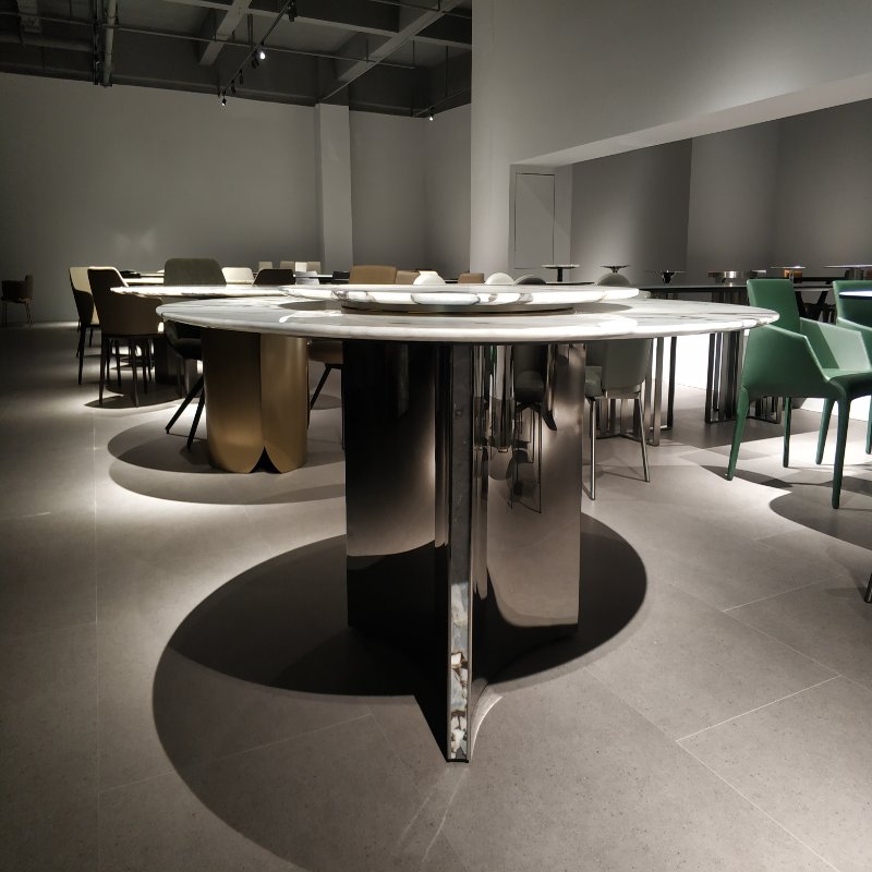 Trieste dining table dyne design